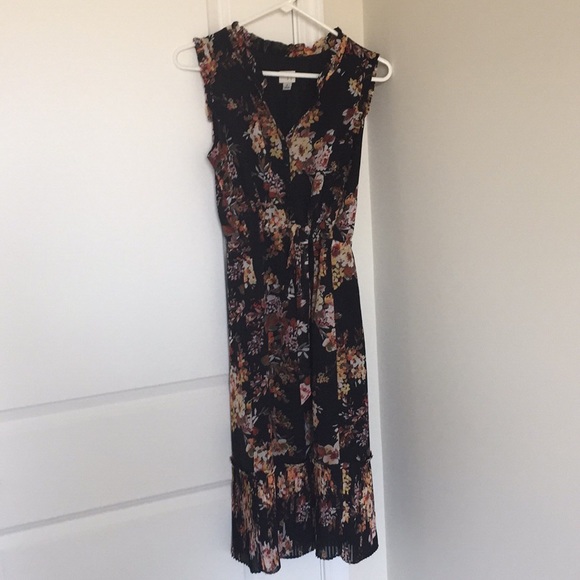 Black Floral Dress - Picture 3 of 4